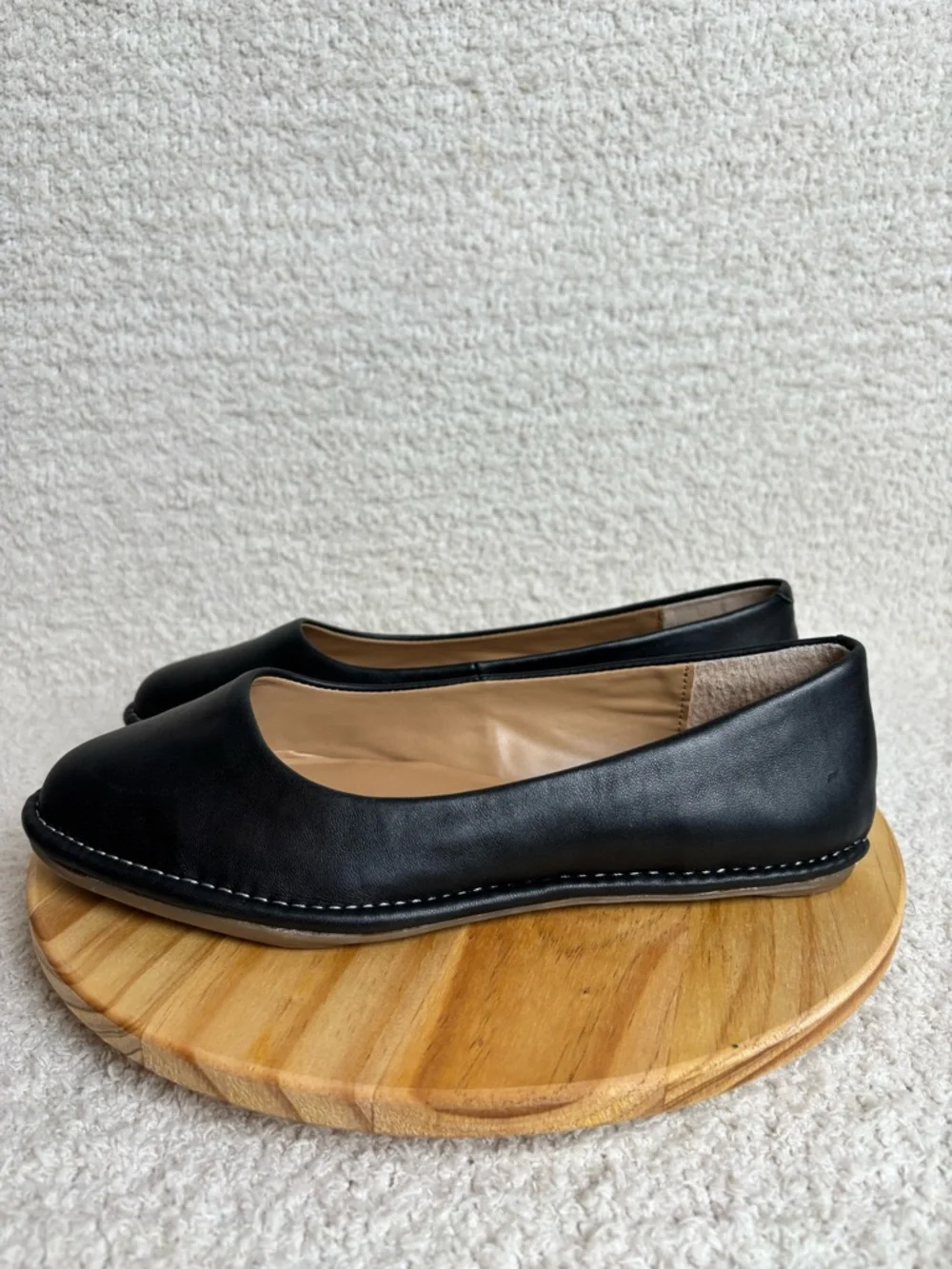 Adam Tucker Shoes Womens 7.5M Darby Slip On Leather Padded Minimalist in Black